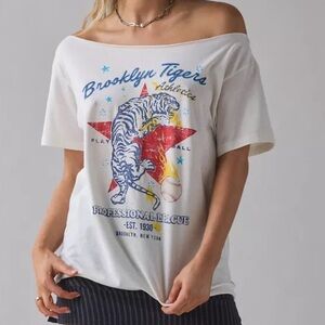 Brooklyn Tigers Graphic Off-The-Shoulder Tee